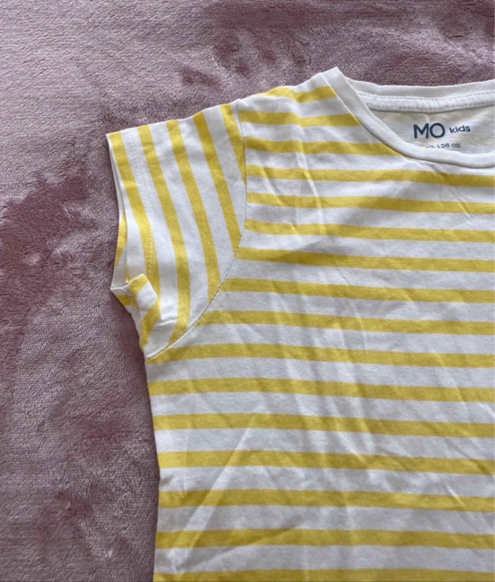 T-shirt MO Kids aux rayures jaunes et blanches – photo 3